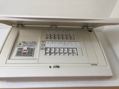 分電盤に空きがあるかを確認