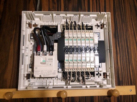 分電盤内に配線完了